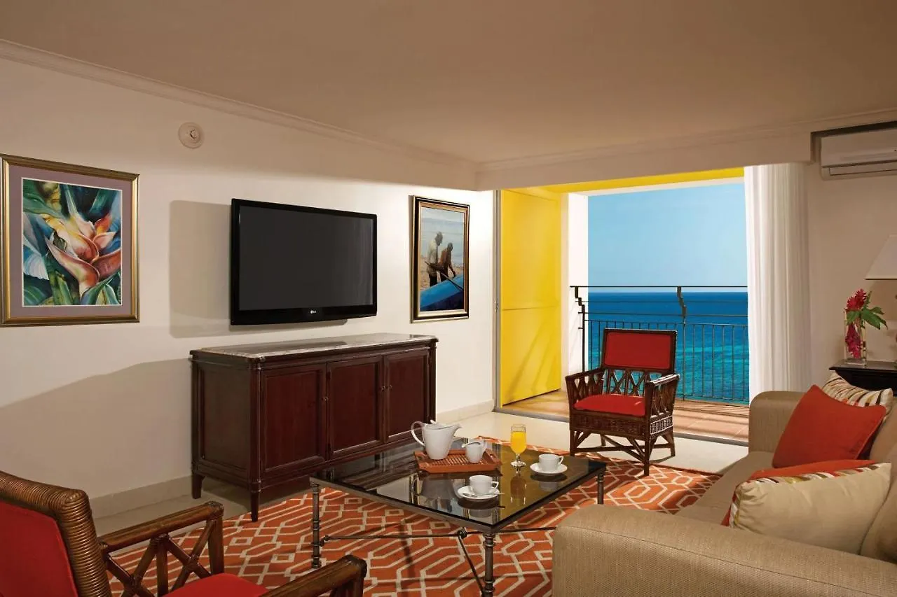Sunset Beach Resort, Spa & Waterpark Montego Bay 3*,