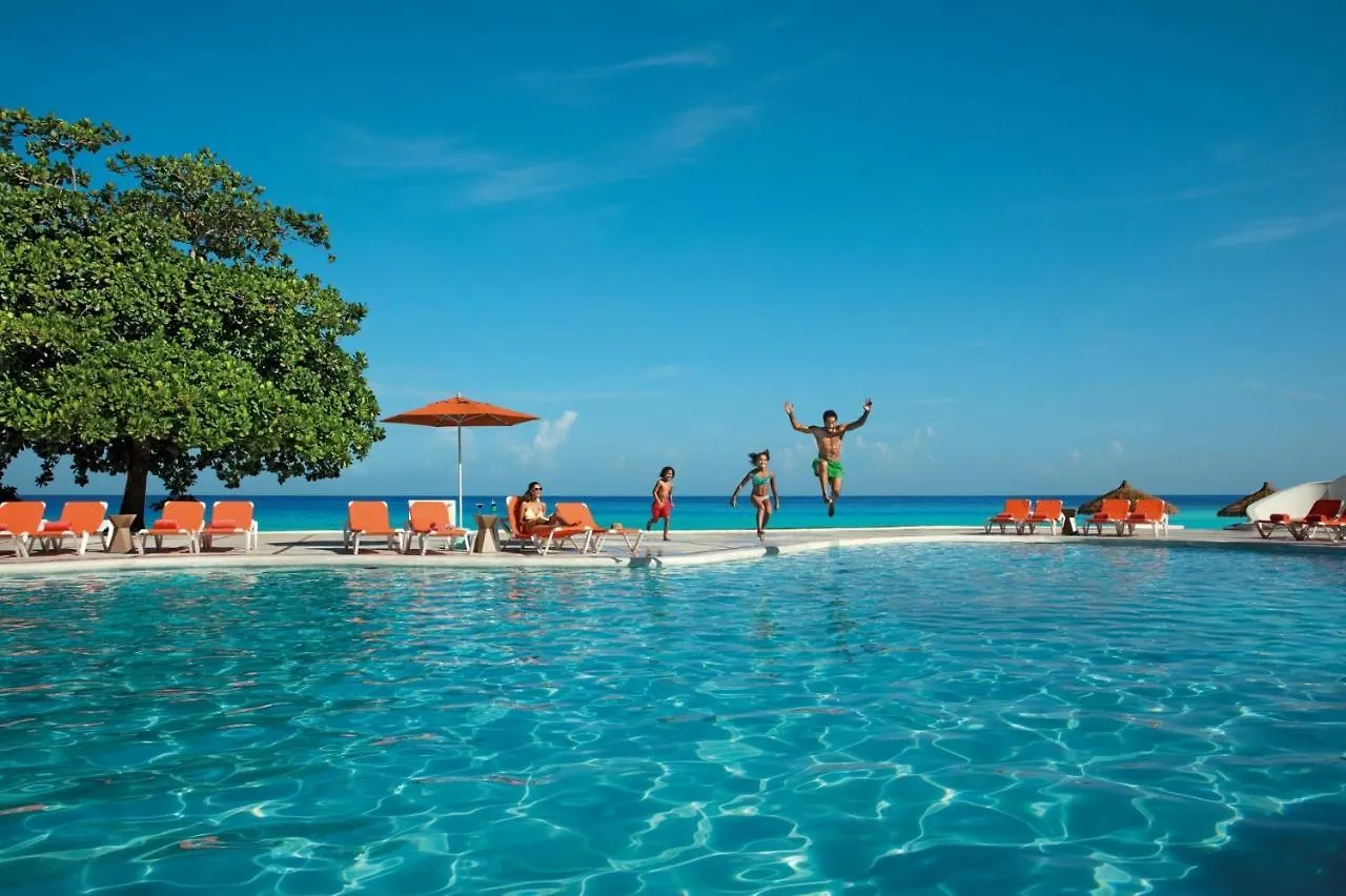 Sunset Beach Resort, Spa & Waterpark Montego Bay Hotel